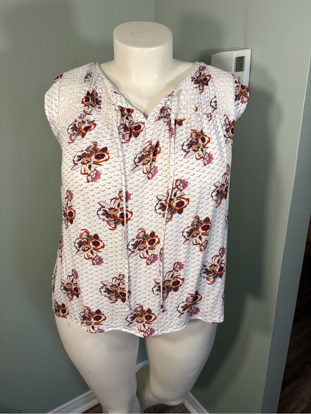 96. Daniel Rainn Floral Crochet Yoke Cap-Sleeve Top - White with Rust Floral